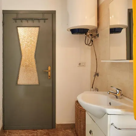 Apartament Casa Del Pergulin - Lmz325 By Interhome *