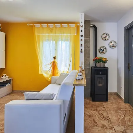 Apartament Casa Del Pergulin - Lmz325 By Interhome *